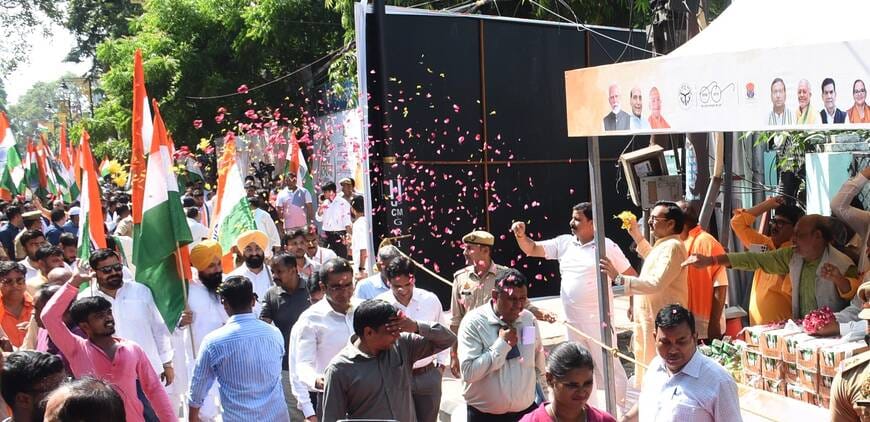 तिरंगे के साथ कदम बढ़ाते बच्चों ने जगाया राष्ट्रप्रेम