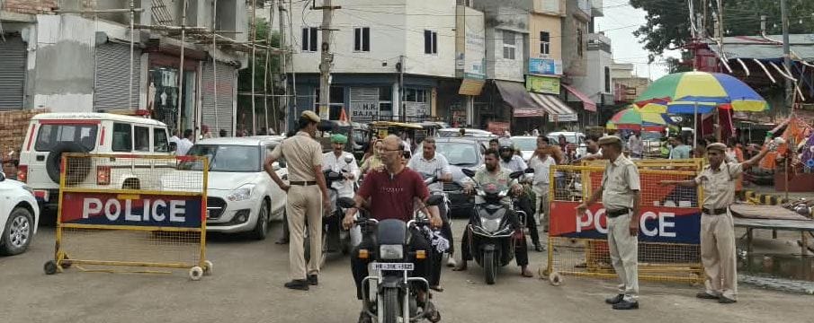 10जेएनडी 18: गोहाना रोड पर मांगों को लेकर विभिन्न संगठन सरकार के खिलाफ नारेबाजी करते हुए गिरफ 10जेएनडी 18: गोहाना रोड पर मांगों को लेकर विभिन्न संगठन सरकार के खिलाफ नारेबाजी करते हुए गिरफ