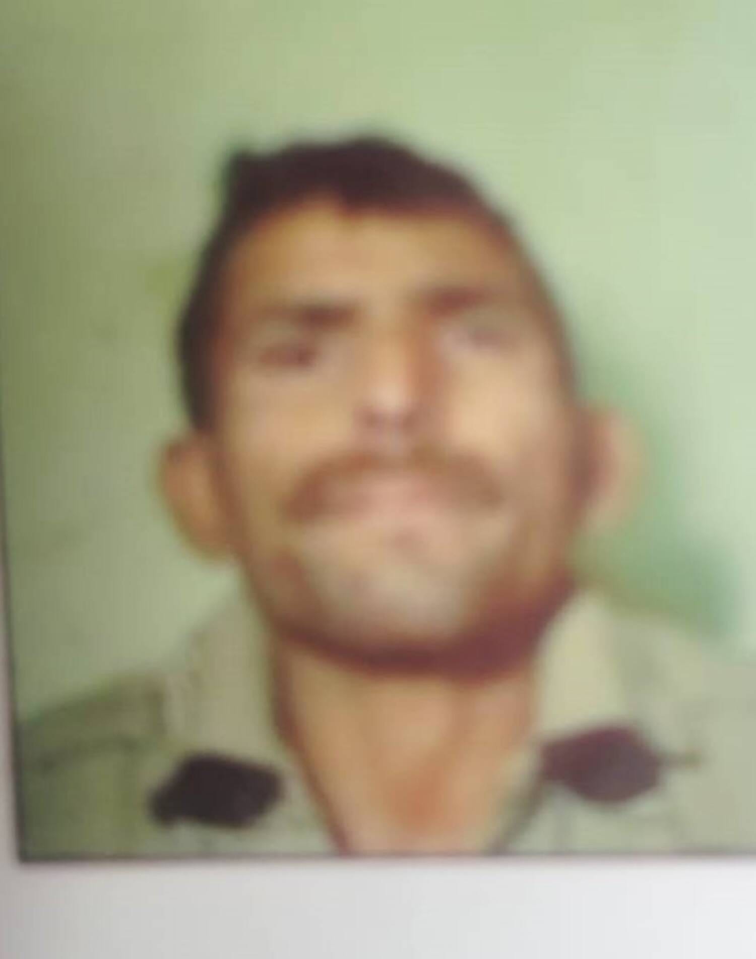 फोटो - नागरिक अस्पताल में कागजी कार्रवाई करते हुए पुलिसकर्मी। संवाद