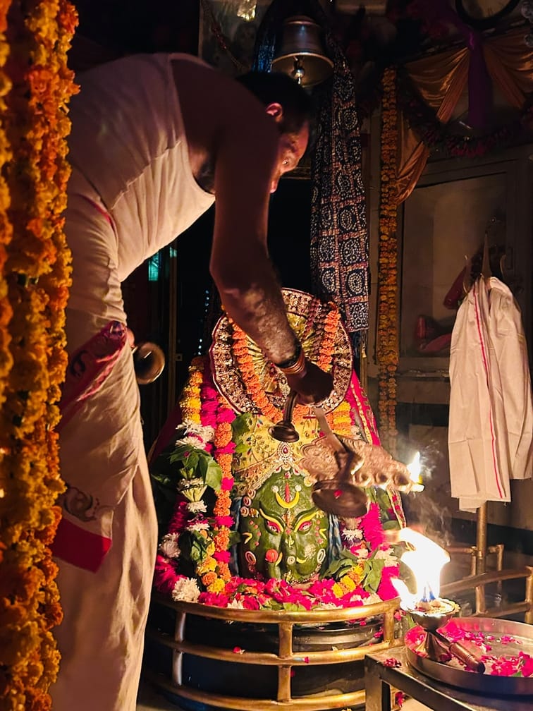 हर हर महादेव से गूंजे शिवालय