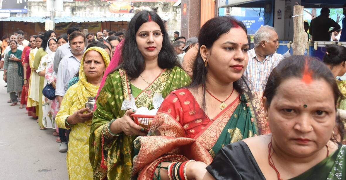 हर हर महादेव से गूंजे शिवालय