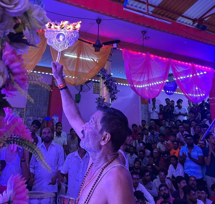 हर हर महादेव से गूंजे शिवालय