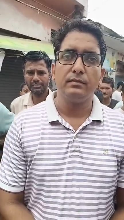 किरतपुर में करंट से मरने वाले प्रियांशु राजपूत फाइल फोटो किरतपुर में करंट से मरने वाले प्रियांशु राजपूत फाइल फोटो