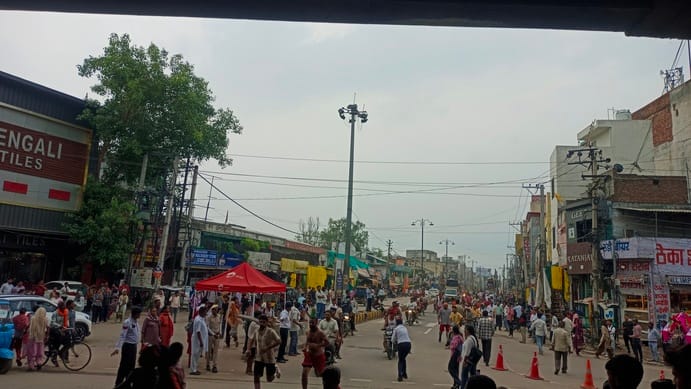 शिवालय पर लेंगे दम। पानीपत-हरिद्वार रोड से लौटा कांवड़ लेकर जाते कांवड़ियां। संवाद