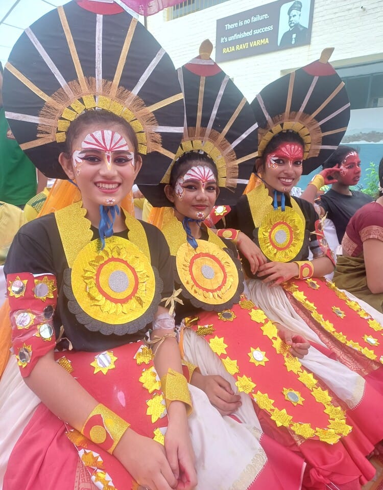 अंबाला छावनी के पीएम श्री केंद्रीय विद्यालय क्रमांक दो में आयोजित कला उत्सव में प्रस्तुति देने अंबाला छावनी के पीएम श्री केंद्रीय विद्यालय क्रमांक दो में आयोजित कला उत्सव में प्रस्तुति देने
