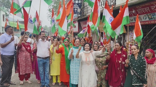 भाजपा ज्वालामुखी मंडल की को तिरंगा यात्रा के बाद परिचय बैठक में जिला प्रभारी राजेश ठाकुर का स्व भाजपा ज्वालामुखी मंडल की को तिरंगा यात्रा के बाद परिचय बैठक में जिला प्रभारी राजेश ठाकुर का स्व