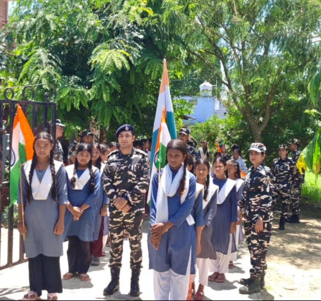 ब्लाॅक पसगवां में तिरंगा यात्रा निकालते विधायक लोकेंद्र प्रताप सिंह व अन्य। संवाद ब्लाॅक पसगवां में तिरंगा यात्रा निकालते विधायक लोकेंद्र प्रताप सिंह व अन्य। संवाद