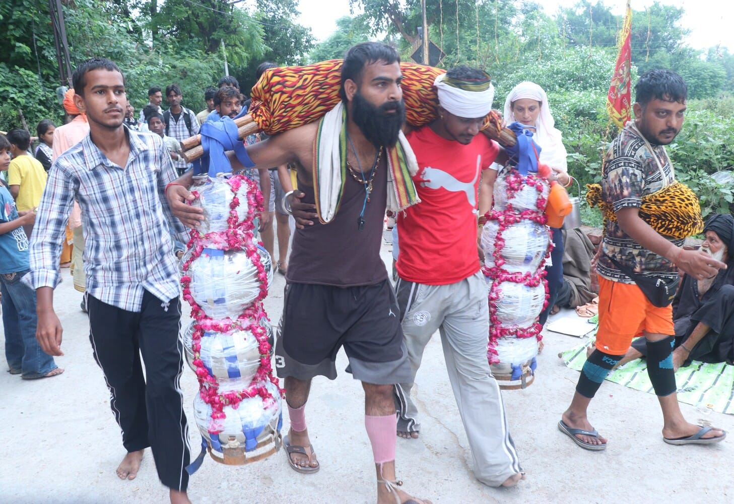 महाकाल के स्वरूप को लेकर मंदिर पहुंची किशोरी। संवाद महाकाल के स्वरूप को लेकर मंदिर पहुंची किशोरी। संवाद