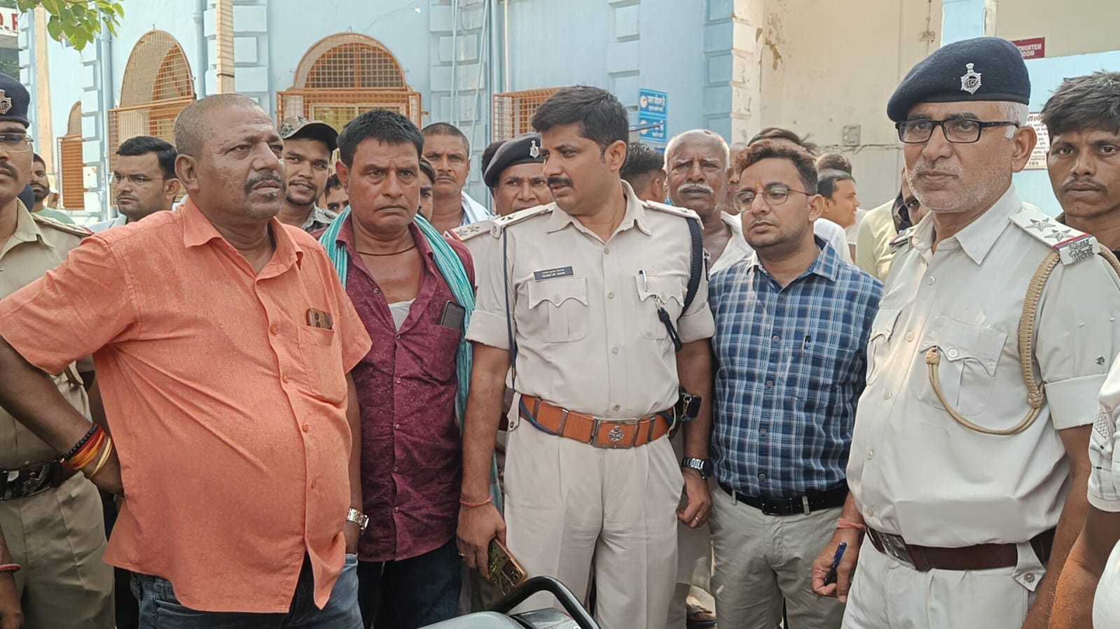 पुलिस मामले कीजांच कर रही है