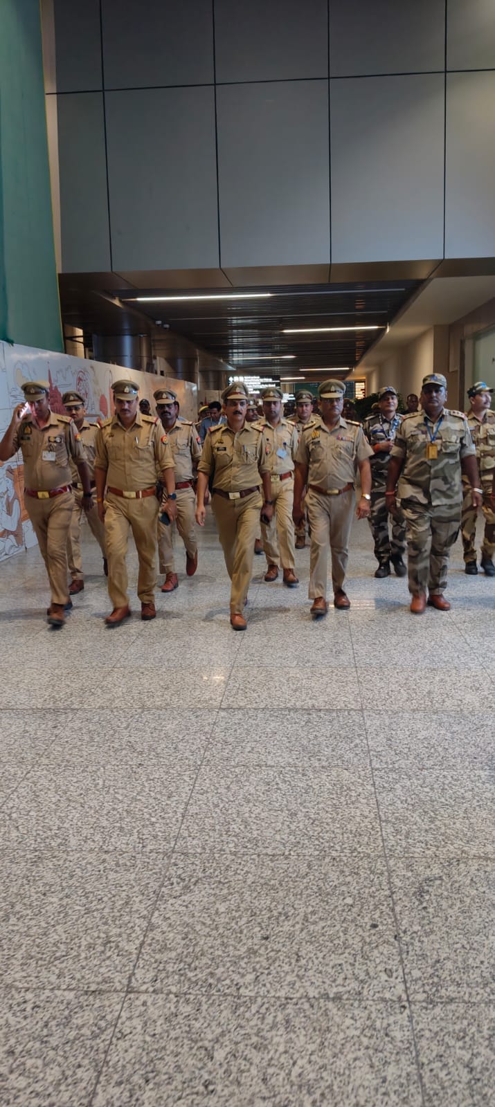 एयरपोर्ट पर सुरक्षा व्यवस्था हुई पुख्ता