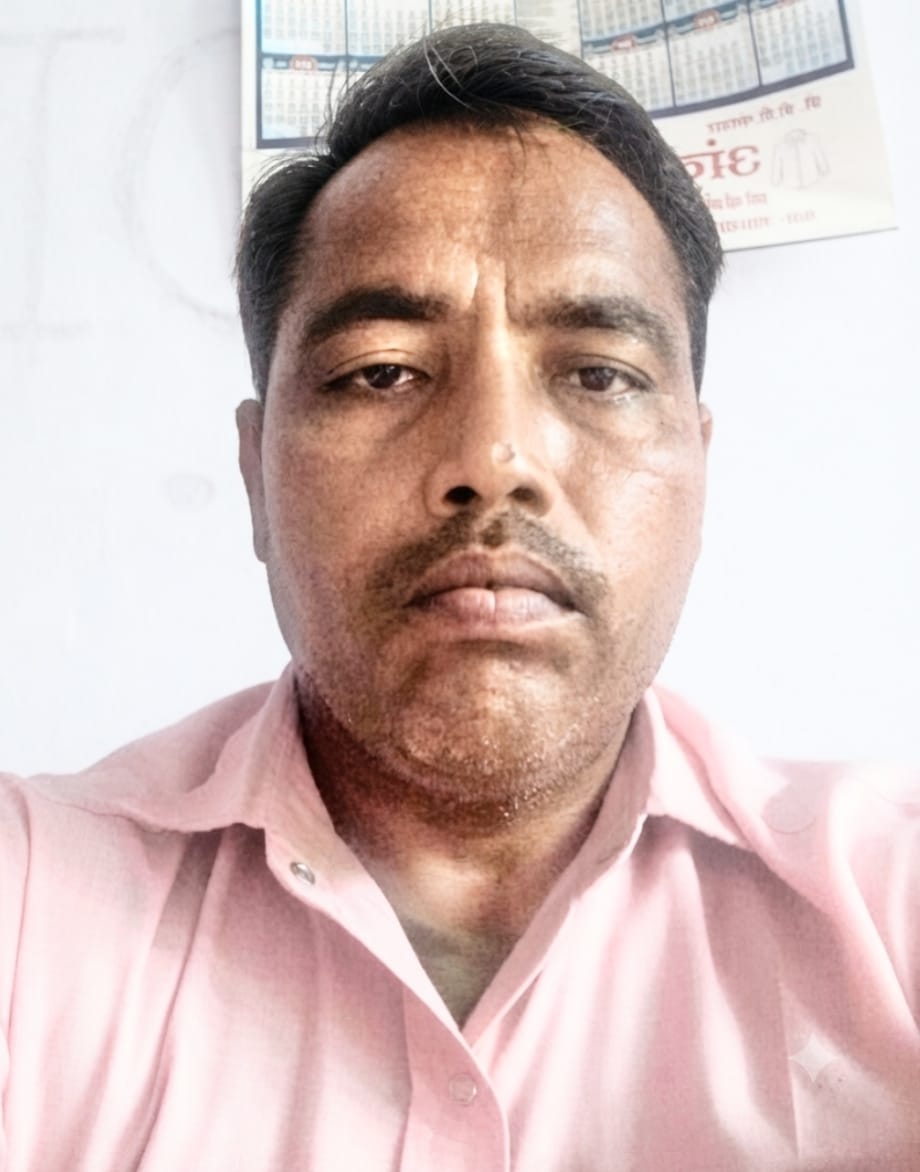 ग्राम रम्पुरा नत्थू में बरखेड़ा पिपरिया मार्ग पर उखड़ा पड़ा पत्थर संवाद