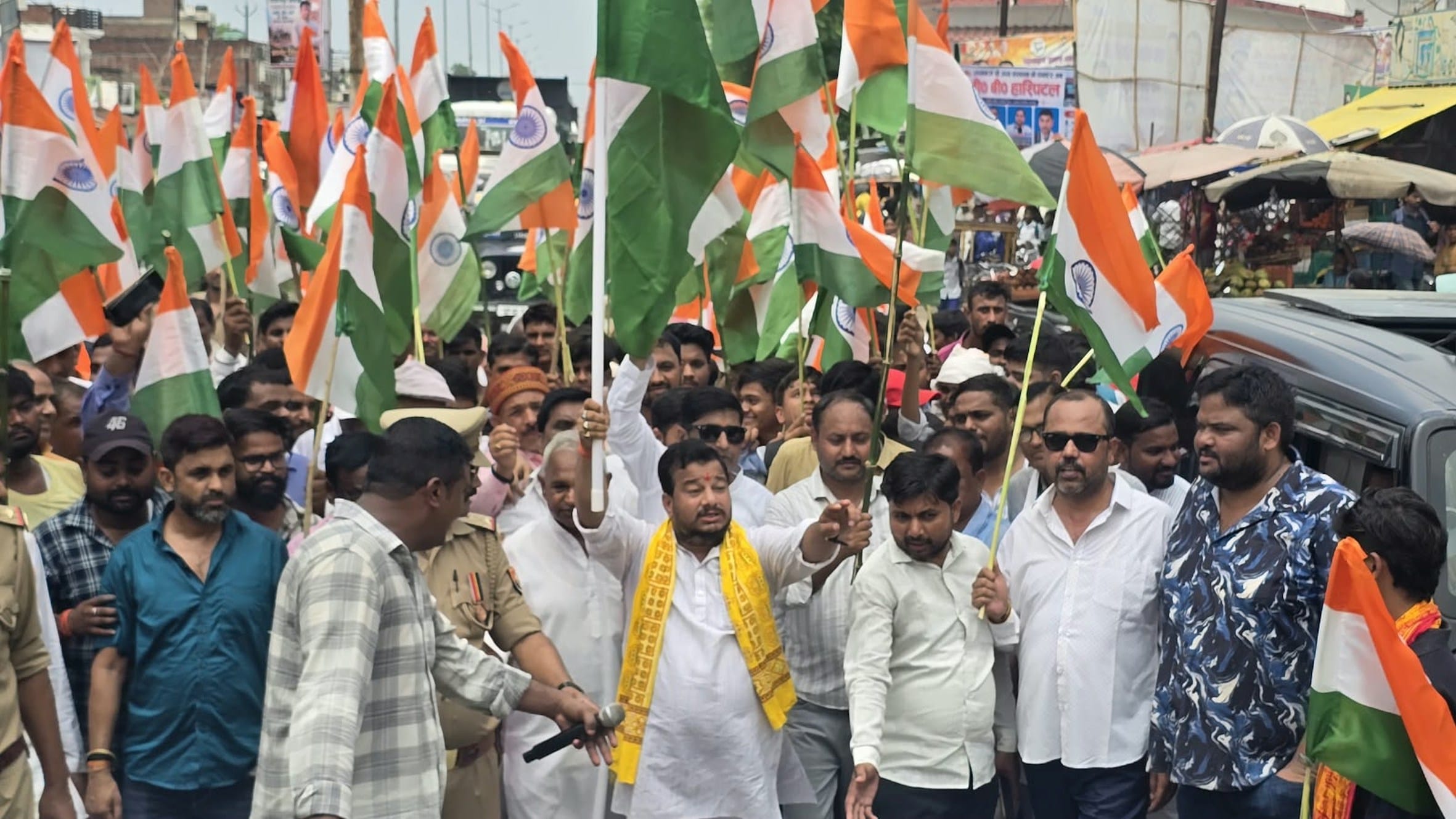 जिलेभर में निकाली गईं तिरंगा यात्राएं।