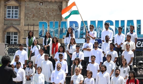 धर्मशाला के कचहरी अड्डा में धर्मशाला सेल्फी प्वाइंट पर स्वतंत्रता दिवस कार्यक्रम की तैयारी के द