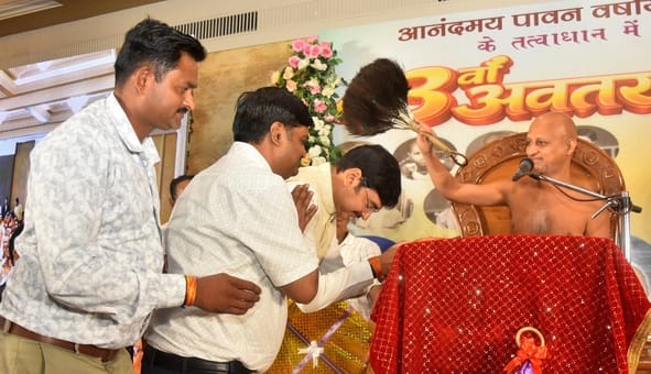 उपाध्याय श्री वीहसंत सागर महाराज का 43वां अवतरण दिवस बुधवार को मनाया गया।