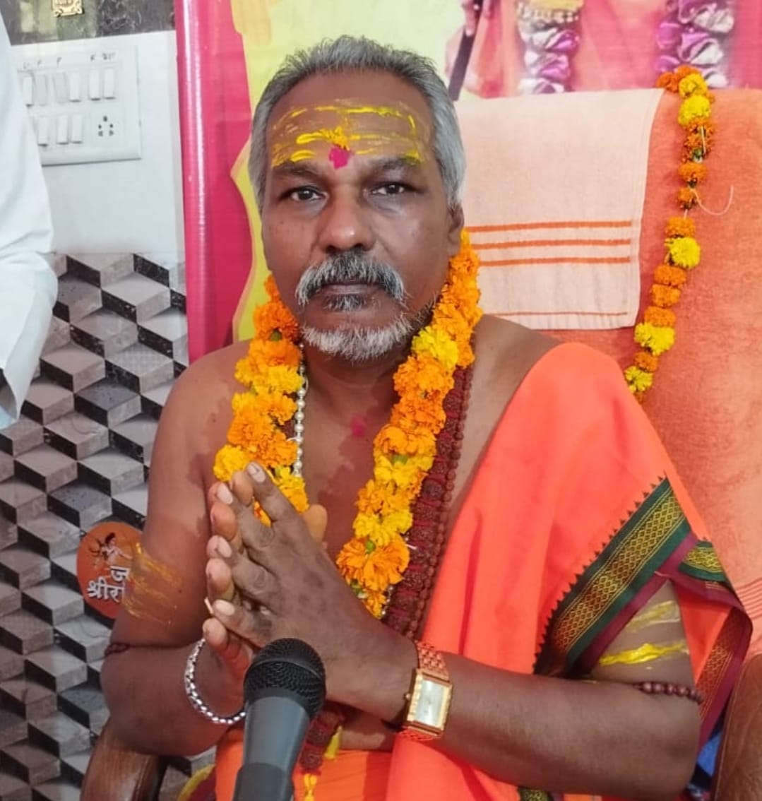 अंबाला सिटी के मोती नगर स्थित आश्रम में प्रवचन सुनते श्रद्धालु। प्रवक्ता अंबाला सिटी के मोती नगर स्थित आश्रम में प्रवचन सुनते श्रद्धालु। प्रवक्ता