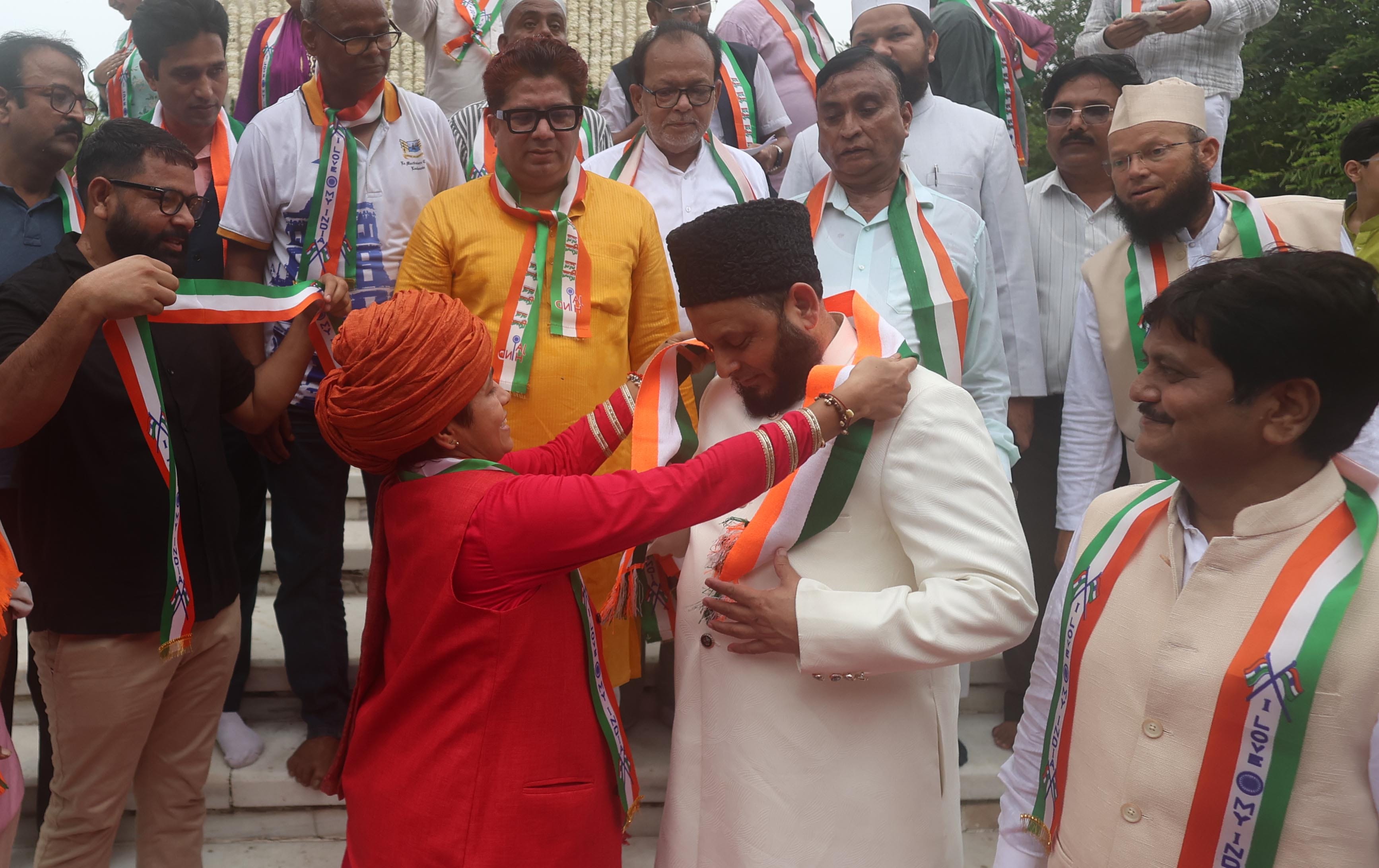 अमर शहीदों को किया नमन