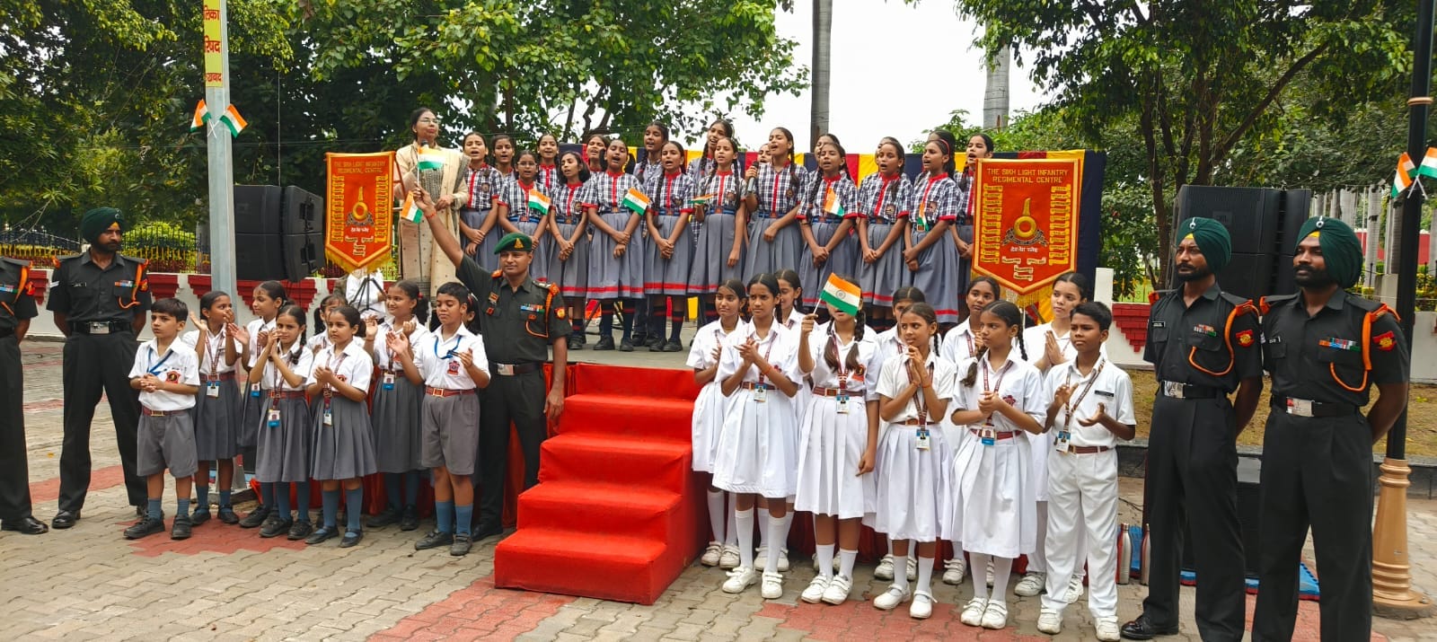 फोटो-17 तिरंगा बाइक रैली में शामिल सेना के जवान। संवाद फोटो-17 तिरंगा बाइक रैली में शामिल सेना के जवान। संवाद
