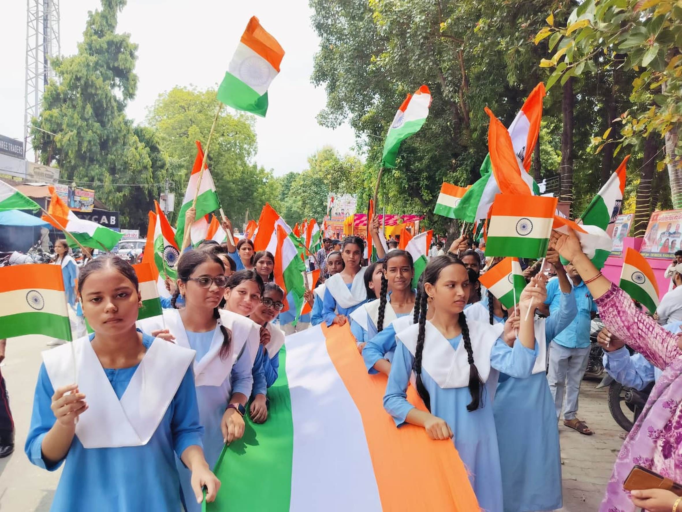 जिलेभर में निकाली गईं तिरंगा यात्राएं। जिलेभर में निकाली गईं तिरंगा यात्राएं।