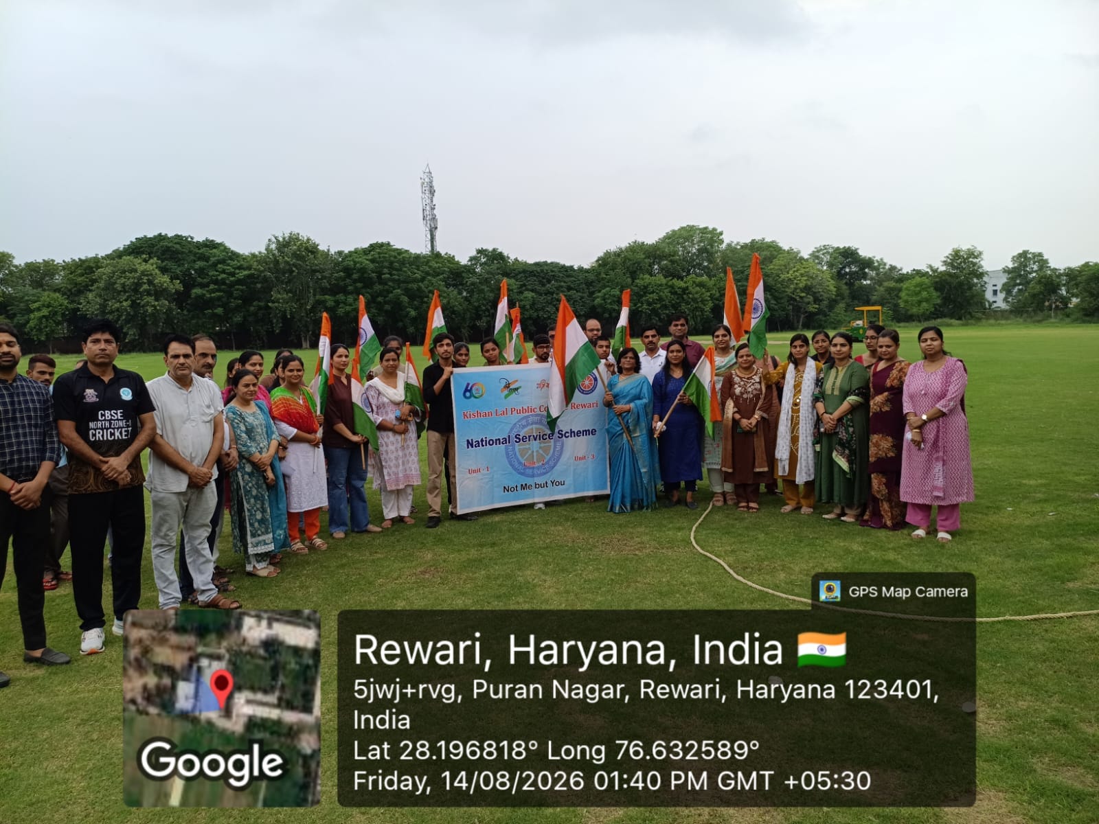 कार्यक्रम के दौरान एकजुट विद्यार्थी व शिक्षक। स्रोत : कॉलेज कार्यक्रम के दौरान एकजुट विद्यार्थी व शिक्षक। स्रोत : कॉलेज