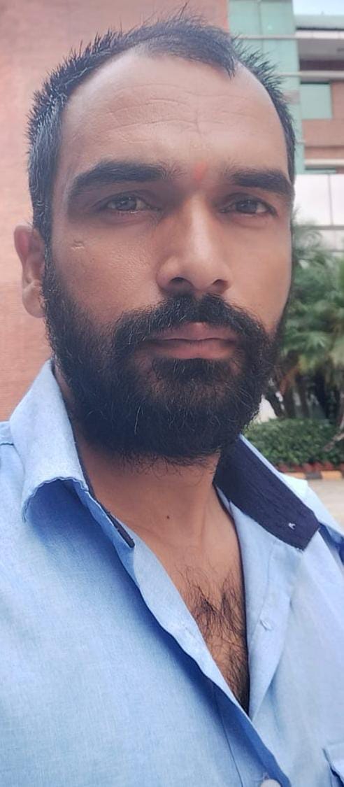 निर्माणाधीन एनएच-03 के तहत कोट के समीप गड्ढों में डाली बजरी निकली बाहर। संवाद निर्माणाधीन एनएच-03 के तहत कोट के समीप गड्ढों में डाली बजरी निकली बाहर। संवाद