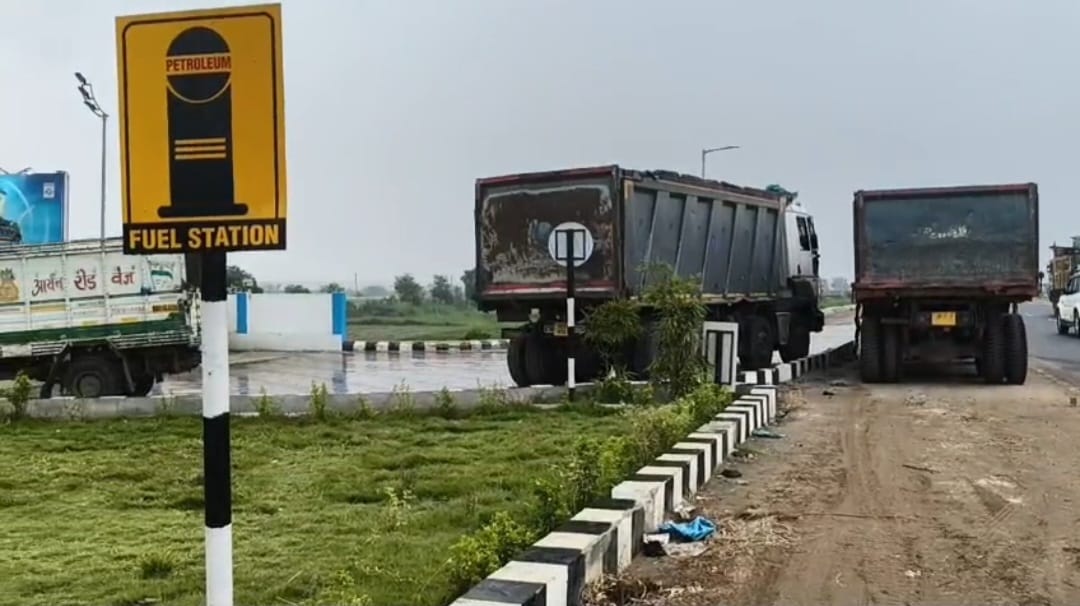 सड़क दुर्घटना में एसआई घायल, पत्नी की मौत सड़क दुर्घटना में एसआई घायल, पत्नी की मौत