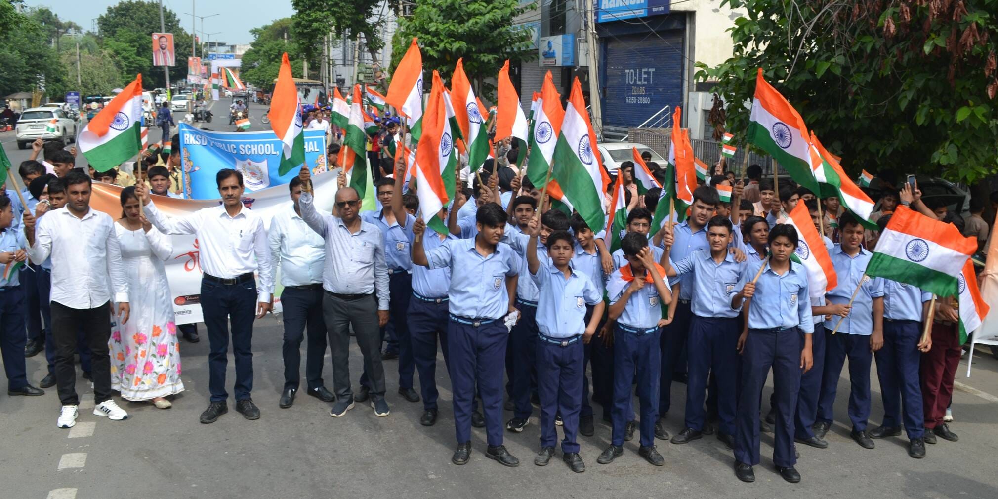 अमर उजाला की ओर से मां तुझे सलाम तिरंगा यात्रा से पूर्व आयोजित कार्यक्रम में बिग बॉस इलैक्ट्रोन