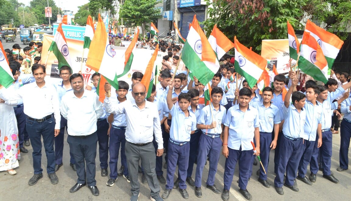 अमर उजाला की ओर से मां तुझे सलाम तिरंगा यात्रा से पूर्व आयोजित कार्यक्रम में बिग बॉस इलैक्ट्रोन