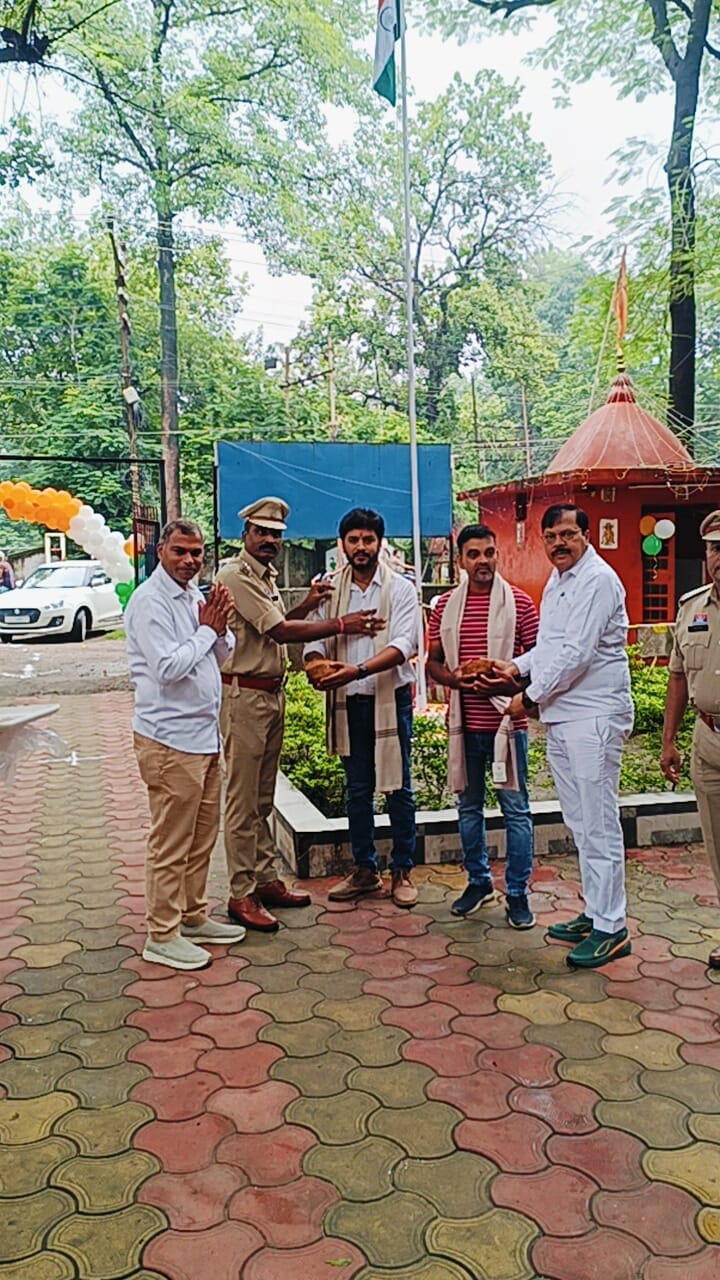 हर्षोल्लास के साथ मनाया गया 80वां स्वतंत्रता दिवस