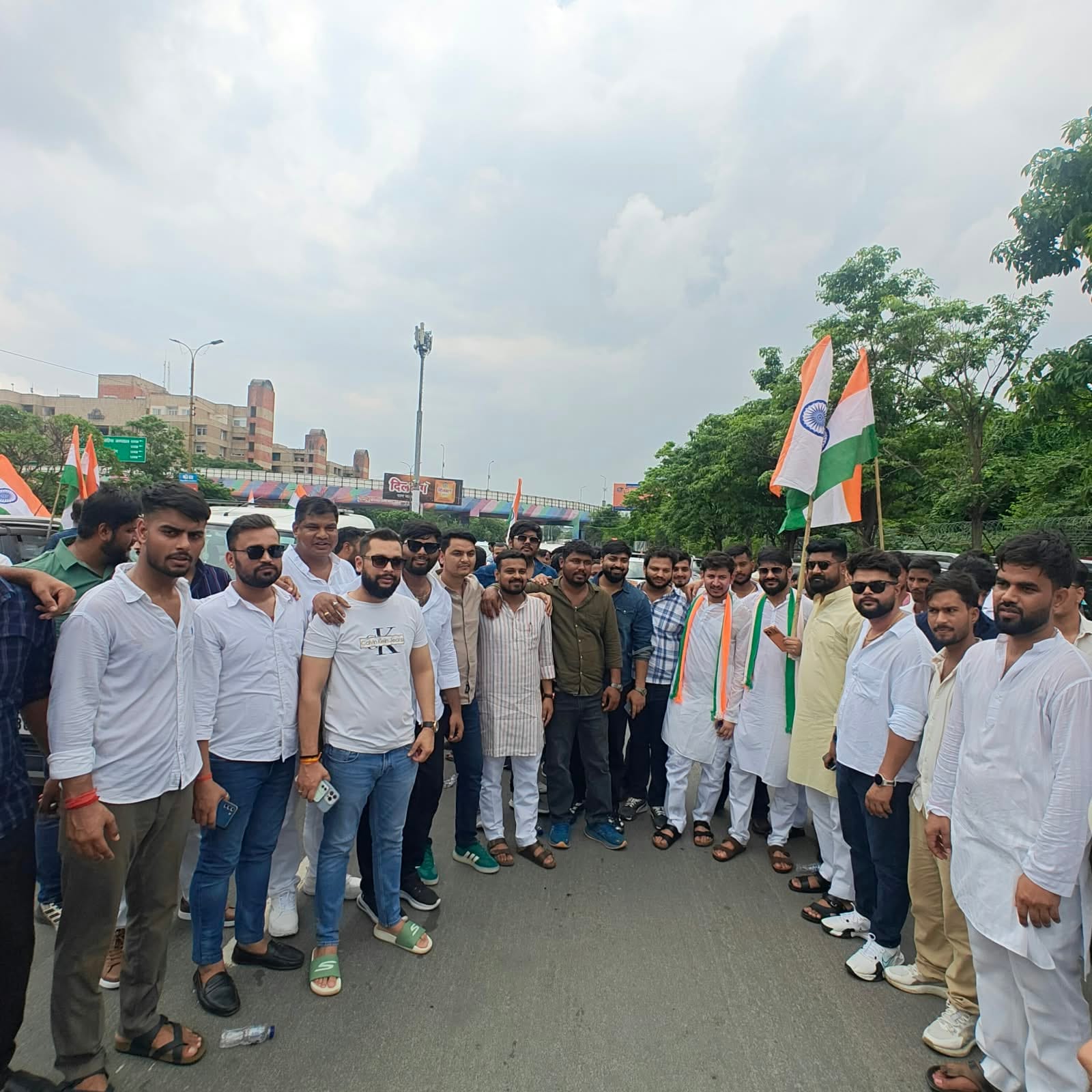 पूर्व संध्या पर निकाली तिरंगा यात्रा