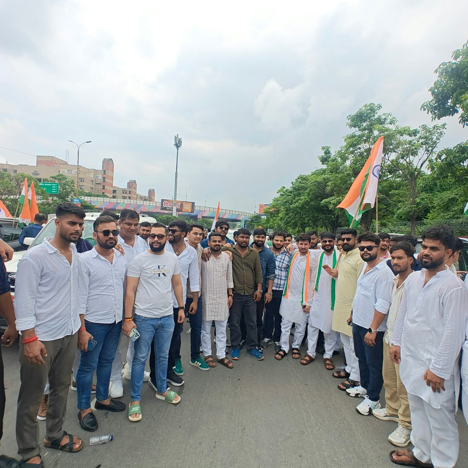 पूर्व संध्या पर निकाली तिरंगा यात्रा