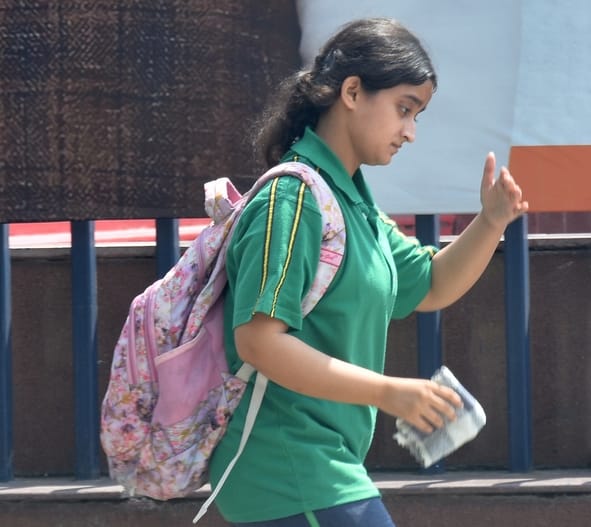 राजधानी में शुक्रवार को तेज धूप ने परेशान किया। 