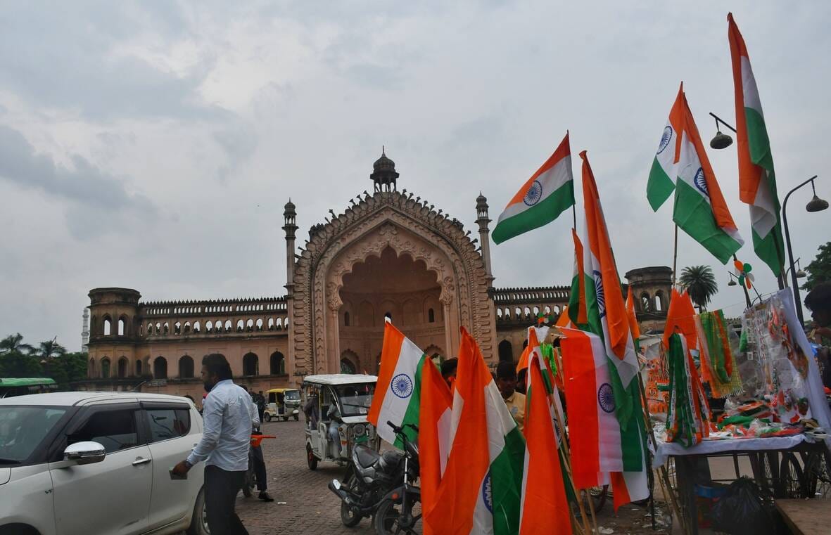 स्वतंत्रता दिवस की पूर्व संध्या पर प्रमुख चौराहों व मार्गों पर विशेष रोशनी