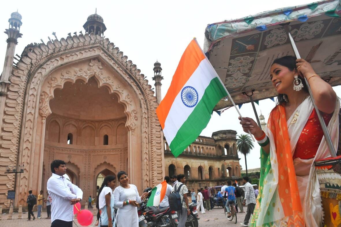 स्वतंत्रता दिवस की पूर्व संध्या पर प्रमुख चौराहों व मार्गों पर विशेष रोशनी