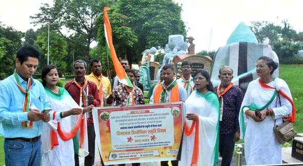 स्वतंत्रता दिवस की पूर्व संध्या पर प्रमुख चौराहों व मार्गों पर विशेष रोशनी
