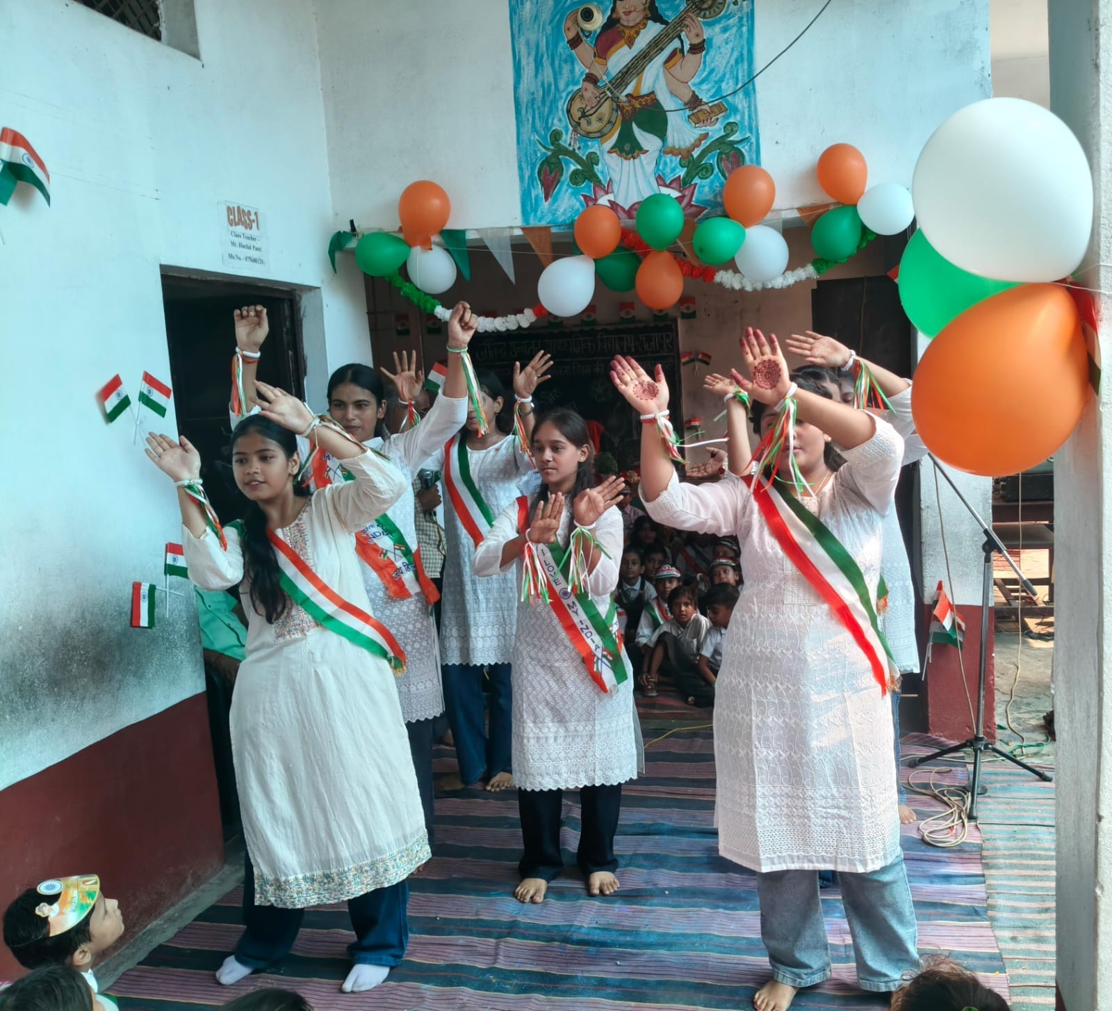 फोटो 16 सीकेटीपी 19 राजापुर में सांस्कृतिक कार्यक्रम पेश करते बच्चे। संवाद फोटो 16 सीकेटीपी 19 राजापुर में सांस्कृतिक कार्यक्रम पेश करते बच्चे। संवाद