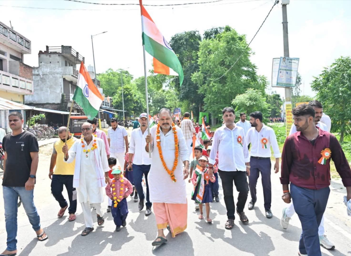 स्वतंत्रता दिवस पर ध्वजारोहण के बाद विभिन्न कार्यक्रम हुए। तिरंगा यात्रा भी निकाली गई और स्वा स्वतंत्रता दिवस पर ध्वजारोहण के बाद विभिन्न कार्यक्रम हुए। तिरंगा यात्रा भी निकाली गई और स्वा