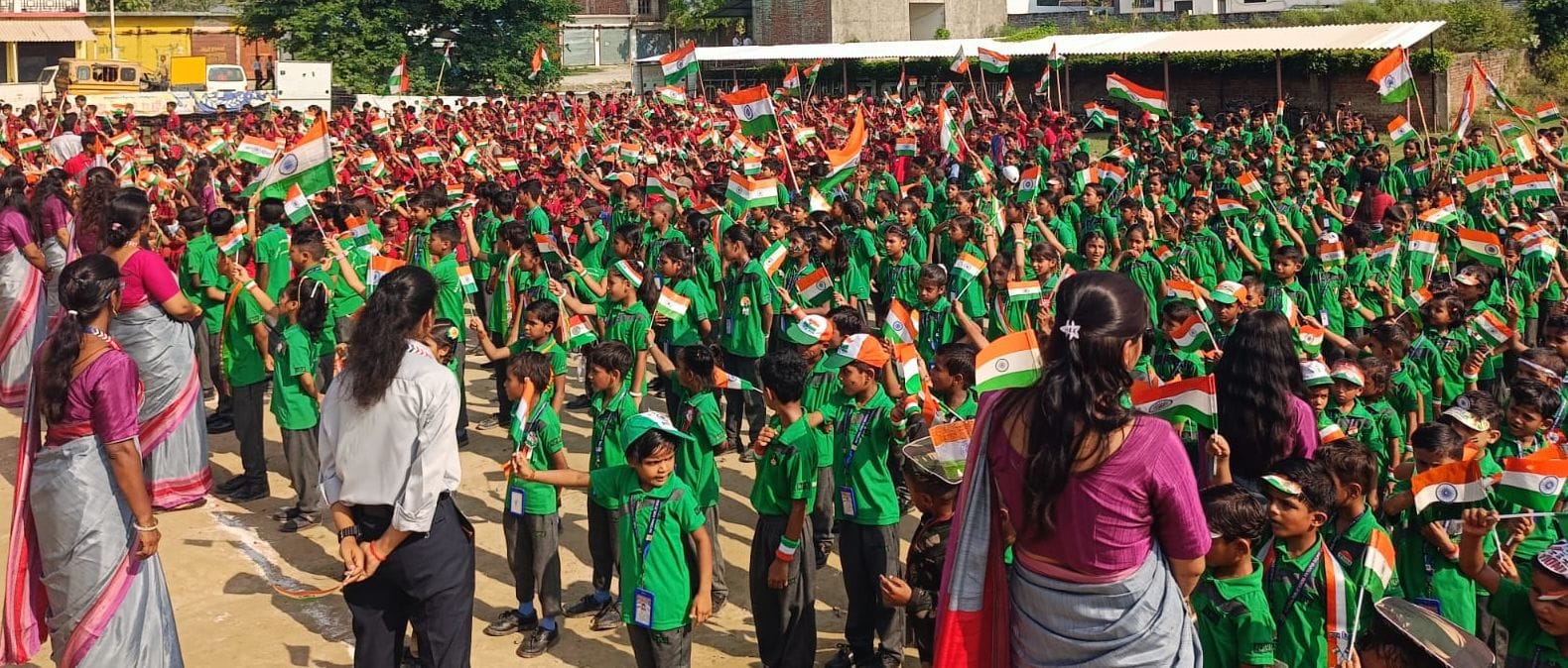 स्वतंत्रता दिवस पर ध्वजारोहण के बाद विभिन्न कार्यक्रम हुए। तिरंगा यात्रा भी निकाली गई और स्वा स्वतंत्रता दिवस पर ध्वजारोहण के बाद विभिन्न कार्यक्रम हुए। तिरंगा यात्रा भी निकाली गई और स्वा