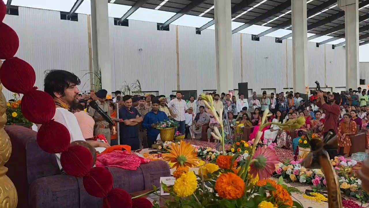 बाबा बागेश्वर ने उज्जैन और लखीसराय हादसों पर जताया दुख, मंदिरों में VIP एंट्री बंद हो, भगवान के