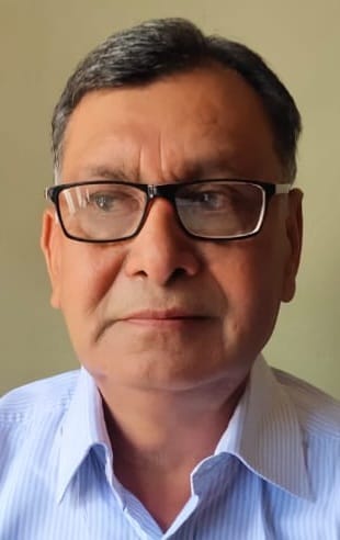 फोटो - 10 कोंच में बारिश के बाद बाइक तक सड़क पर भरा पानी। संवाद