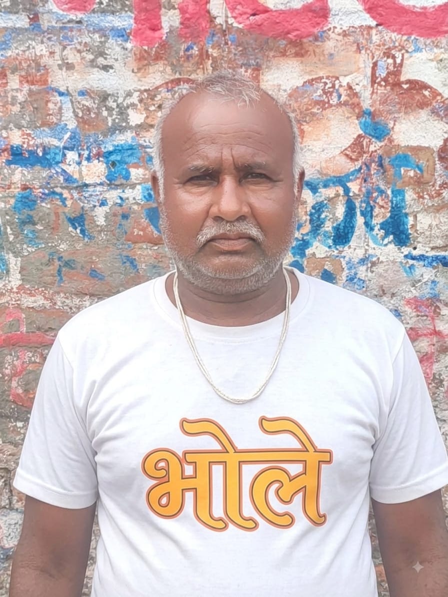 फोटो-12- सड़क किनारे खड़ा ट्रक। संवाद फोटो-12- सड़क किनारे खड़ा ट्रक। संवाद