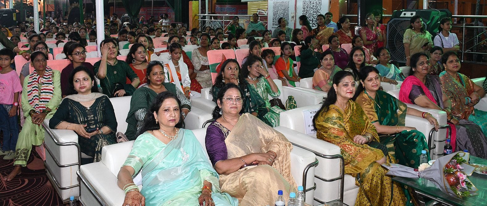 गोमती तट स्थित श्री श्याम मंदिर में श्री श्याम श्रावणी तीज उत्सव उत्साह के साथ मनाया गया। गोमती तट स्थित श्री श्याम मंदिर में श्री श्याम श्रावणी तीज उत्सव उत्साह के साथ मनाया गया।
