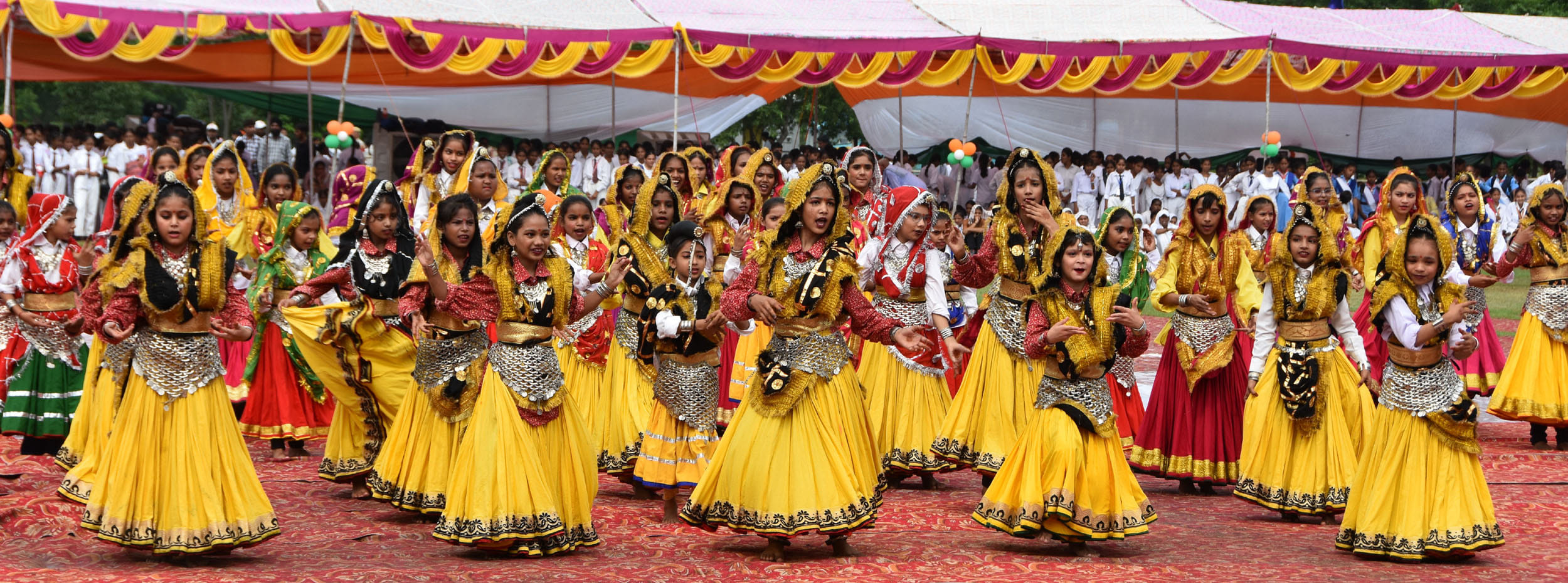 झंडा फहराते हुए सामाजिक न्याय एवं अधिकारिता मंत्री कृष्ण कुमार बेदी। संवाद झंडा फहराते हुए सामाजिक न्याय एवं अधिकारिता मंत्री कृष्ण कुमार बेदी। संवाद