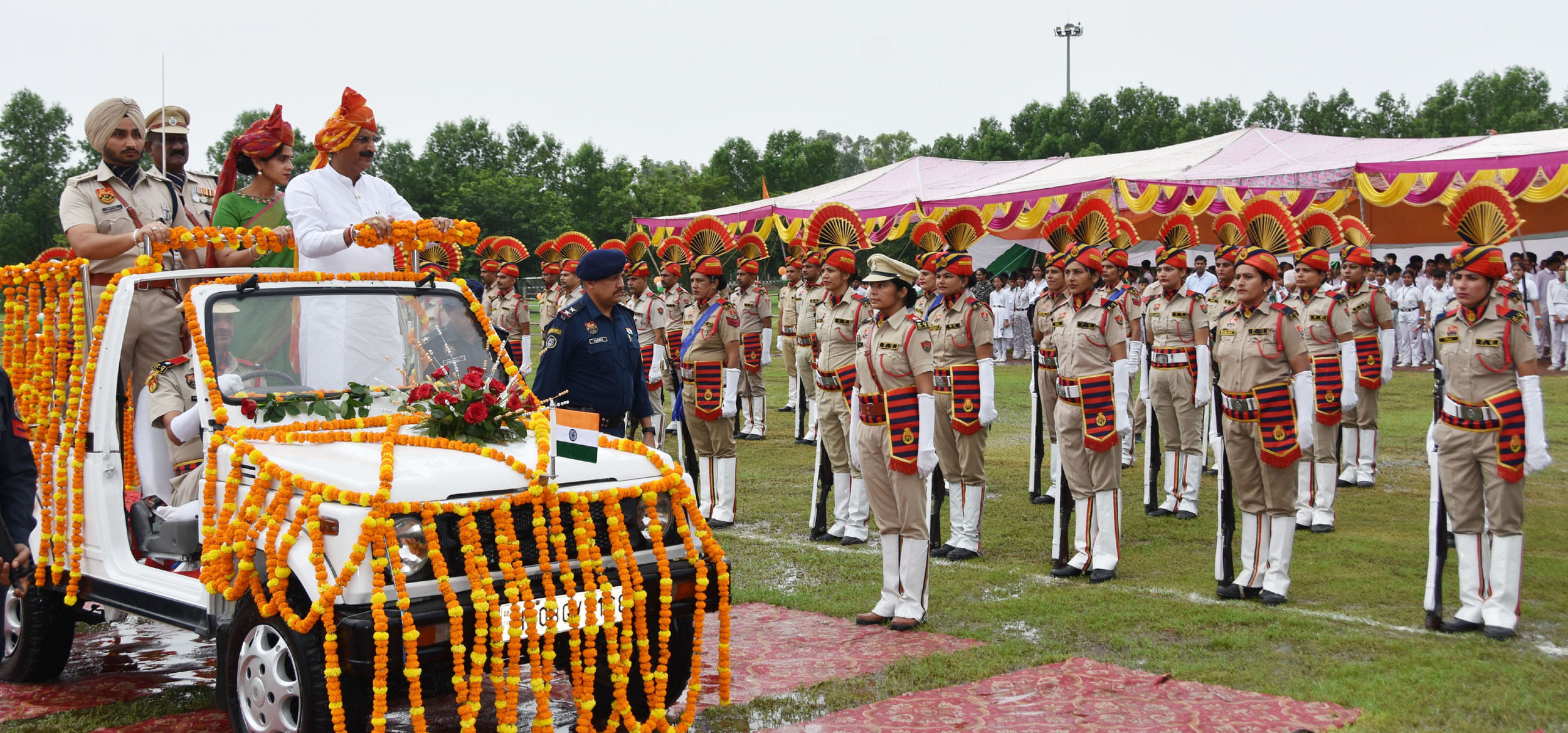 झंडा फहराते हुए सामाजिक न्याय एवं अधिकारिता मंत्री कृष्ण कुमार बेदी। संवाद झंडा फहराते हुए सामाजिक न्याय एवं अधिकारिता मंत्री कृष्ण कुमार बेदी। संवाद