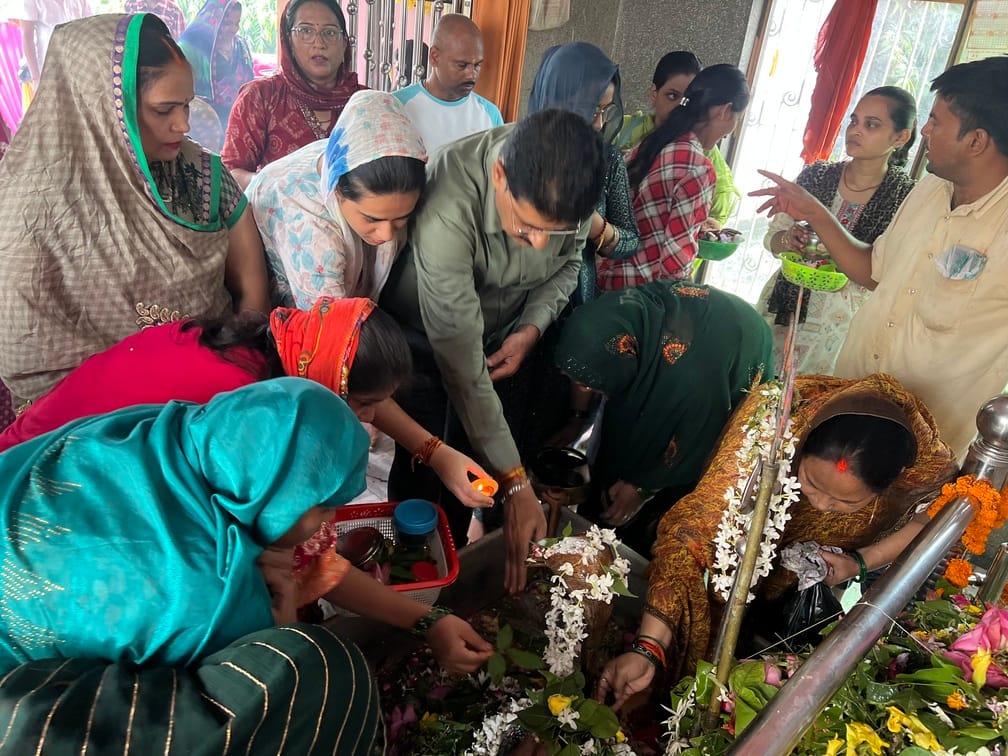 नागपंचमी पर्व परओटनी गांव में कबड्डी खेलते बच्चे ।संवाद