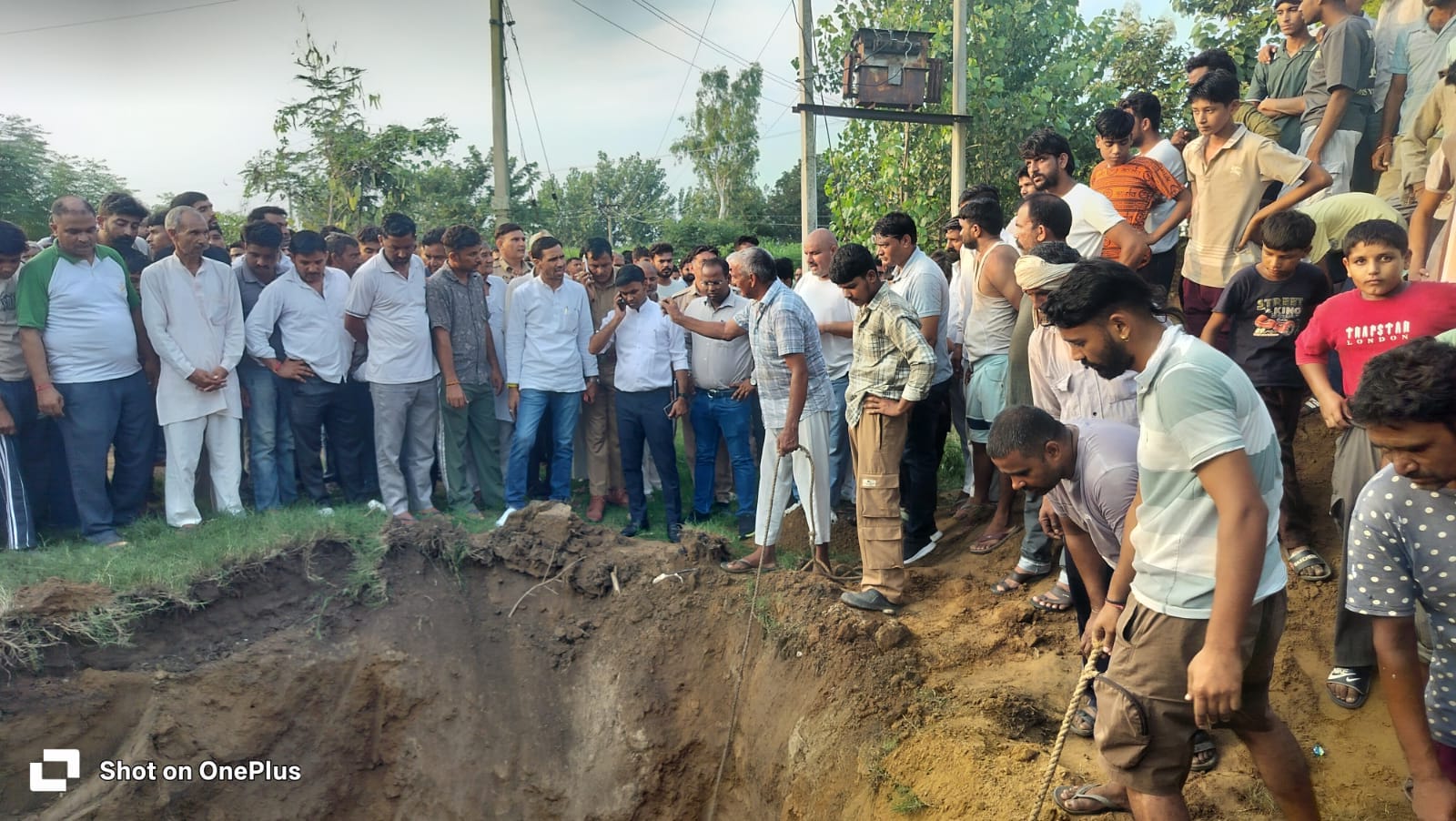 राजेंद्र का फाइल फोटो। चिराऊ गांव में ढांग गिरने वाली खबर का फोटो राजेंद्र का फाइल फोटो। चिराऊ गांव में ढांग गिरने वाली खबर का फोटो