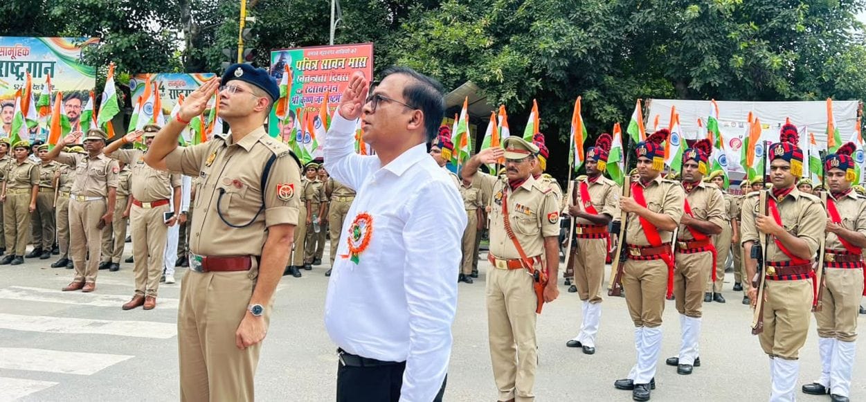 स्वतंत्रता दिवस पर शहीद संग्रहालय में सांस्कृतिक कार्यक्रम पेश करतीं छात्राएं। संवाद स्वतंत्रता दिवस पर शहीद संग्रहालय में सांस्कृतिक कार्यक्रम पेश करतीं छात्राएं। संवाद