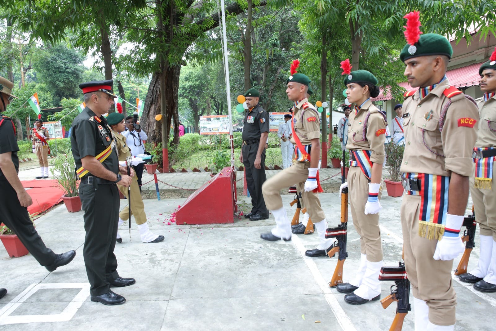 स्वतंत्रता दिवस पर शहीद संग्रहालय में सांस्कृतिक कार्यक्रम पेश करतीं छात्राएं। संवाद स्वतंत्रता दिवस पर शहीद संग्रहालय में सांस्कृतिक कार्यक्रम पेश करतीं छात्राएं। संवाद