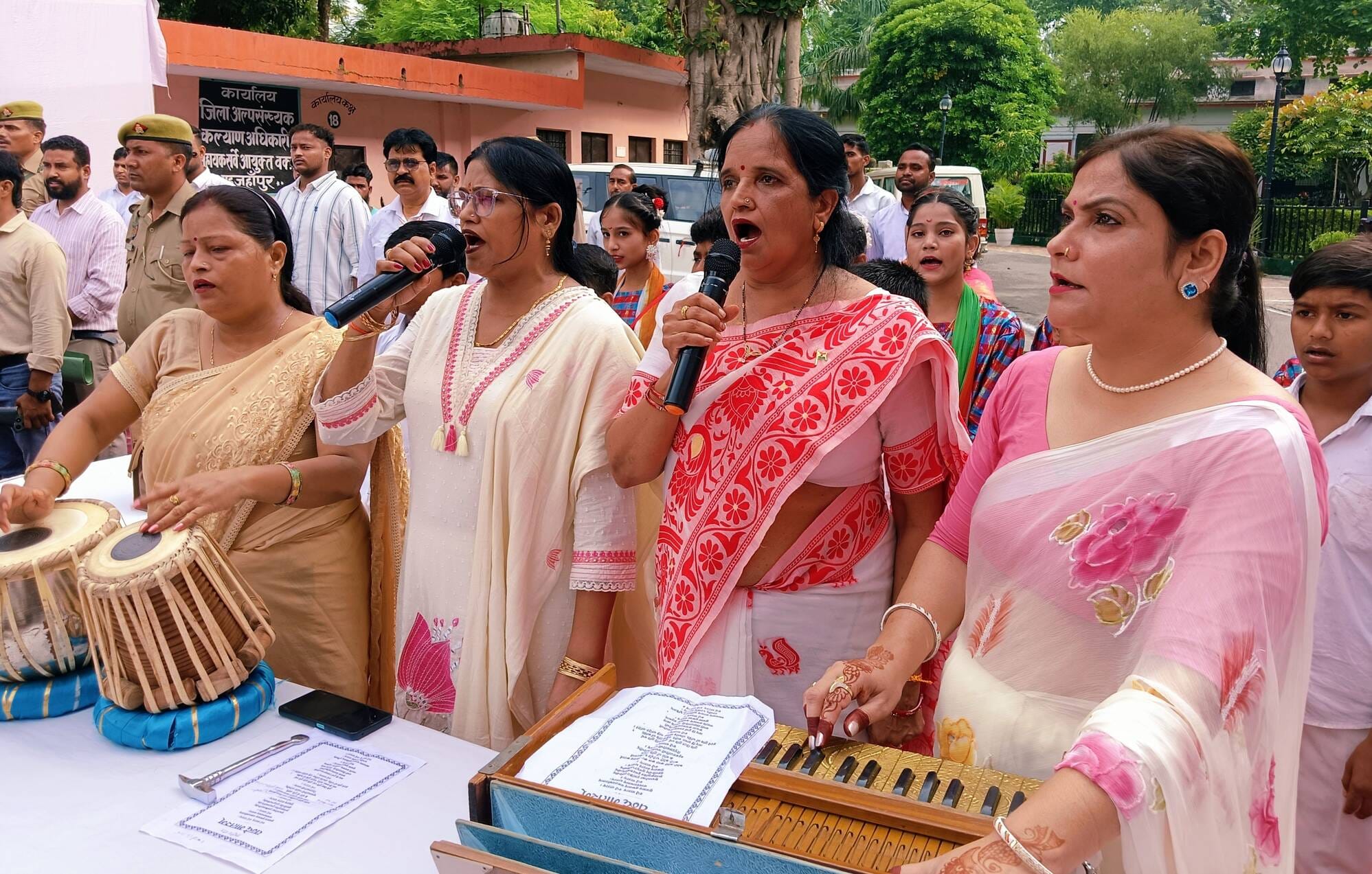 स्वतंत्रता दिवस पर शहीद संग्रहालय में सांस्कृतिक कार्यक्रम पेश करतीं छात्राएं। संवाद स्वतंत्रता दिवस पर शहीद संग्रहालय में सांस्कृतिक कार्यक्रम पेश करतीं छात्राएं। संवाद