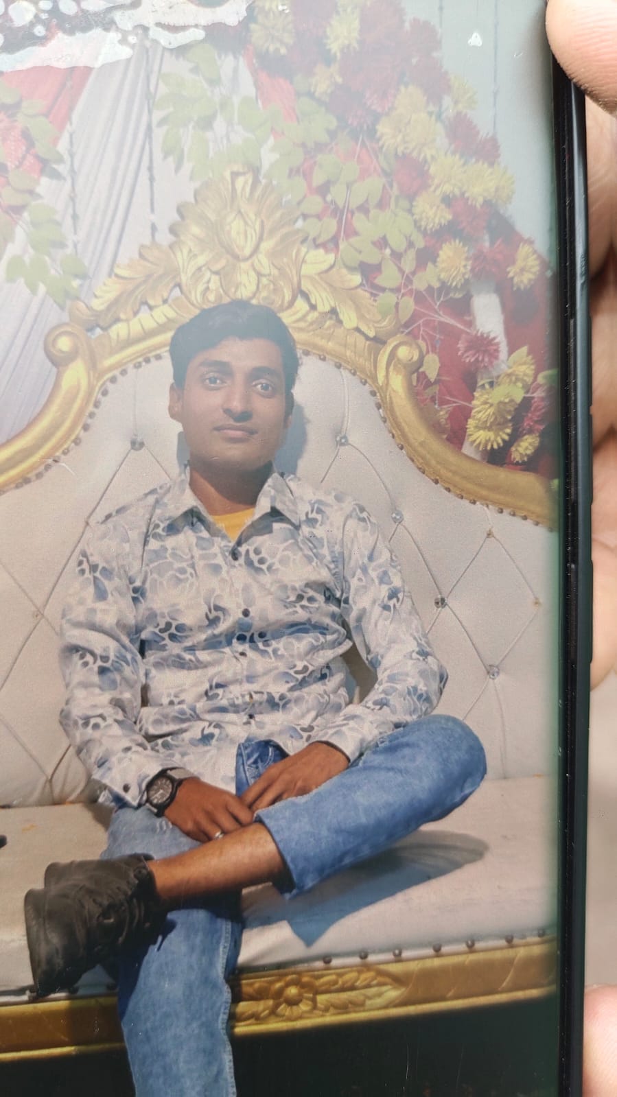 फोटो-15 पांचाल घाट पर गंगा में डूबे लोगों को तलाश करते एनडीआरएफ के जवान। संवाद