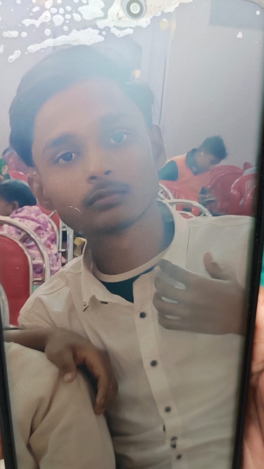 फोटो-15 पांचाल घाट पर गंगा में डूबे लोगों को तलाश करते एनडीआरएफ के जवान। संवाद